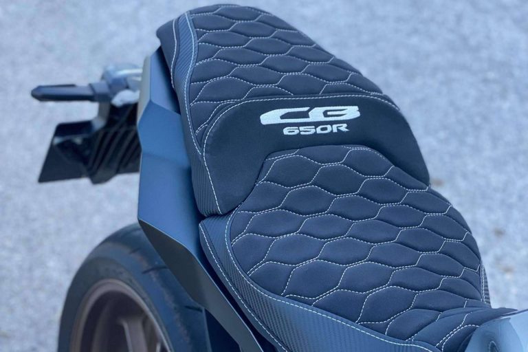 JM-FUNDAS permite personalizar la funda de asiento de una moto