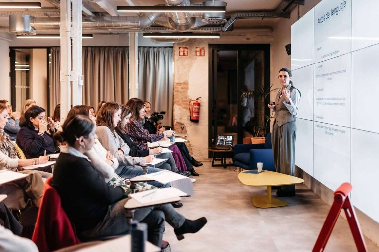 Mastermind y las soluciones integrales para eventos corporativos, rodajes y videopodcast en el centro de Madrid