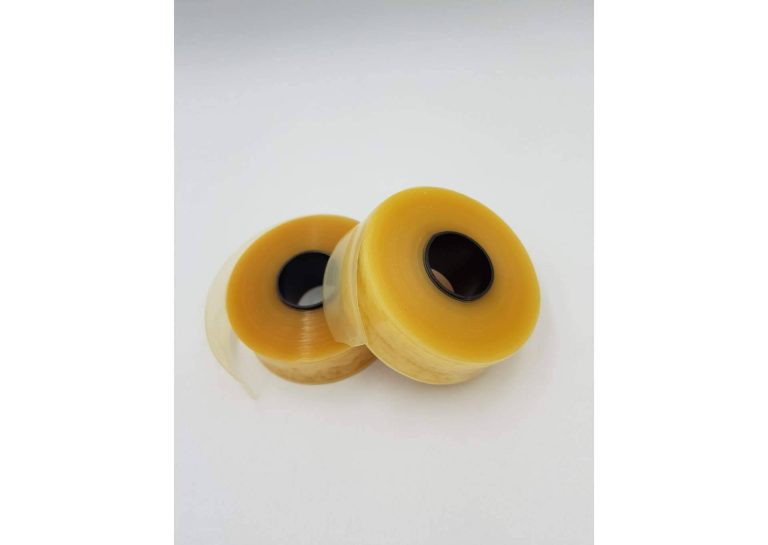 El uso de la cinta de adhesivo térmico en el sellado de macarrón retráctil