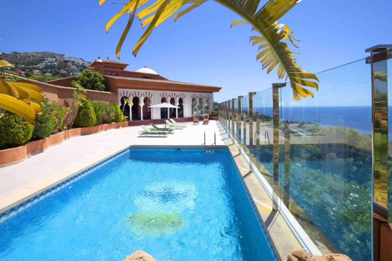 ¿Dónde encontrar alquiler vacacional y servicios de calidad para disfrutar de unas vacaciones en Altea? Redi Altea