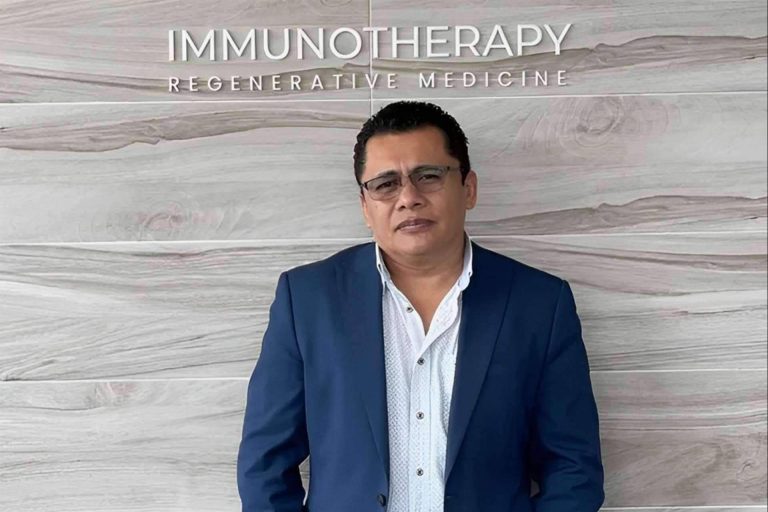 Doctor Ernesto Romero se dedica a la medicina regenerativa en México
