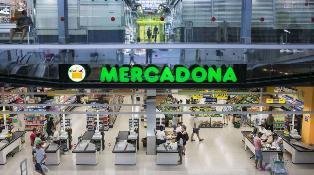 ¿Sabes que la canción de Mercadona la canta una actriz de 'La Que Se Avecina'? 47 Productos de Mercadona y Lidl que fueron retirados