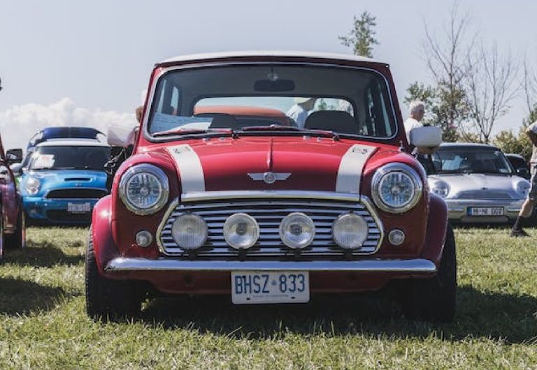 Alquiler de furgonetas. Mini Cooper en Dubai