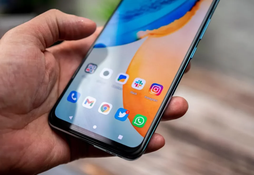 Este móvil Android lleva menos de un mes a la venta y ya tiene 100 euros de descuento