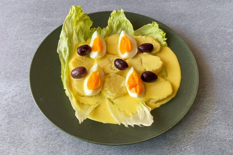 Explorando sabores peruanos: el irresistible camino de las Papas a la Huancaína, receta paso a paso