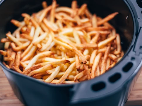 Patatas fritas con freidora de aire Patatas fritas con freidora de aire