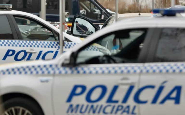 Multan a un vecino de Ciutadella por inscribir a 12 extranjeros sin papeles