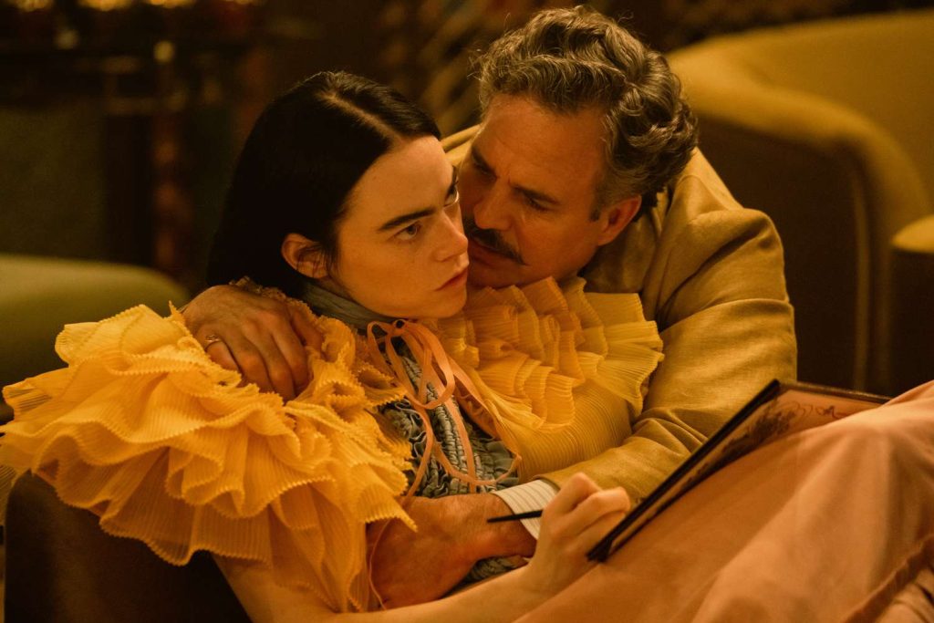 poor things 2023 holiday movie preview 102023 b15af6645af24db7bcda73fade2bff2e