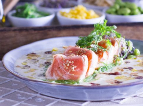 salmon ajo blanco Salmón en papillote: una receta al horno fácil, ligera y saludable
