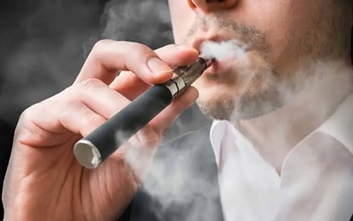 Nueva legislación del tabaco en España: ¿cómo afecta a los vapeadores?
