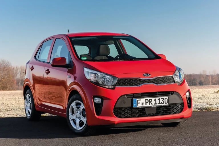 La OCU dicta sentencia: preocúpate si tienes o has comprado alguna de estas marcas de coche