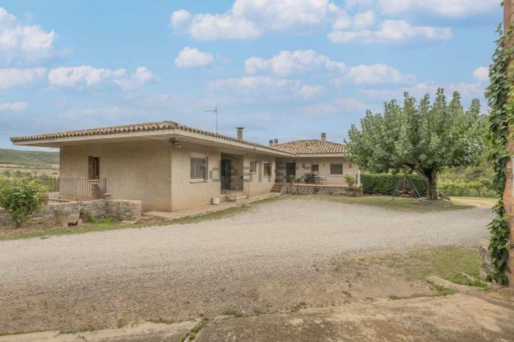 Viviendas amplias y zonas verdes