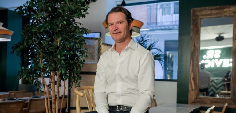 Santiago Peralta, fundador de Paccari: «El chocolate es la libertad de la infancia»