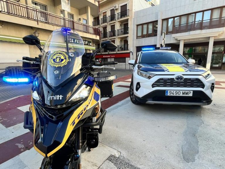 Localizan a un bebé de año y medio en pañales y andando solo por la calle en Petrer (Alicante)