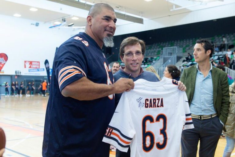 Roberto Garza: 