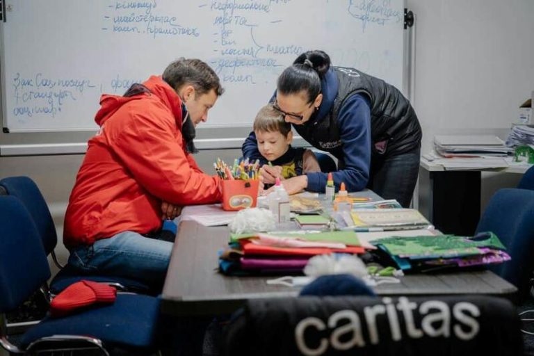 Cáritas moviliza 4 millones de euros este 2024 para atender la emergencia humanitaria tras dos años de guerra en Ucrania