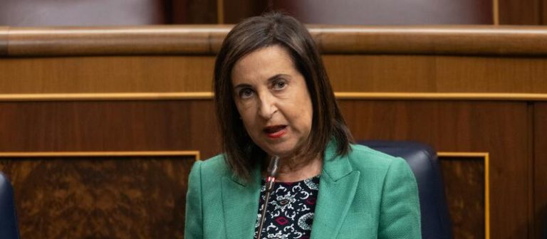 Robles evita hablar sobre si Ábalos debe dejar su escaño: 