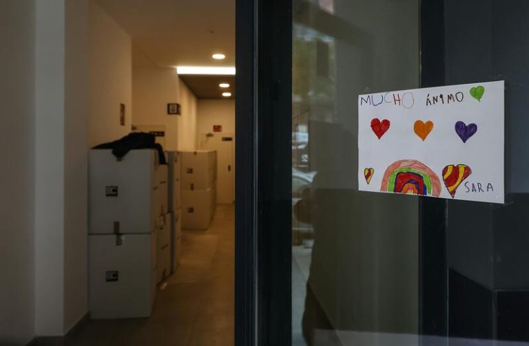 Un total de 70 de las 131 viviendas de Safranar ya acogen a familias afectadas por el incendio de Campanar