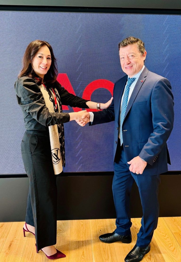 Aon y Assistcargo firman un acuerdo para transformar la gestión de riesgos del transporte de mercancías