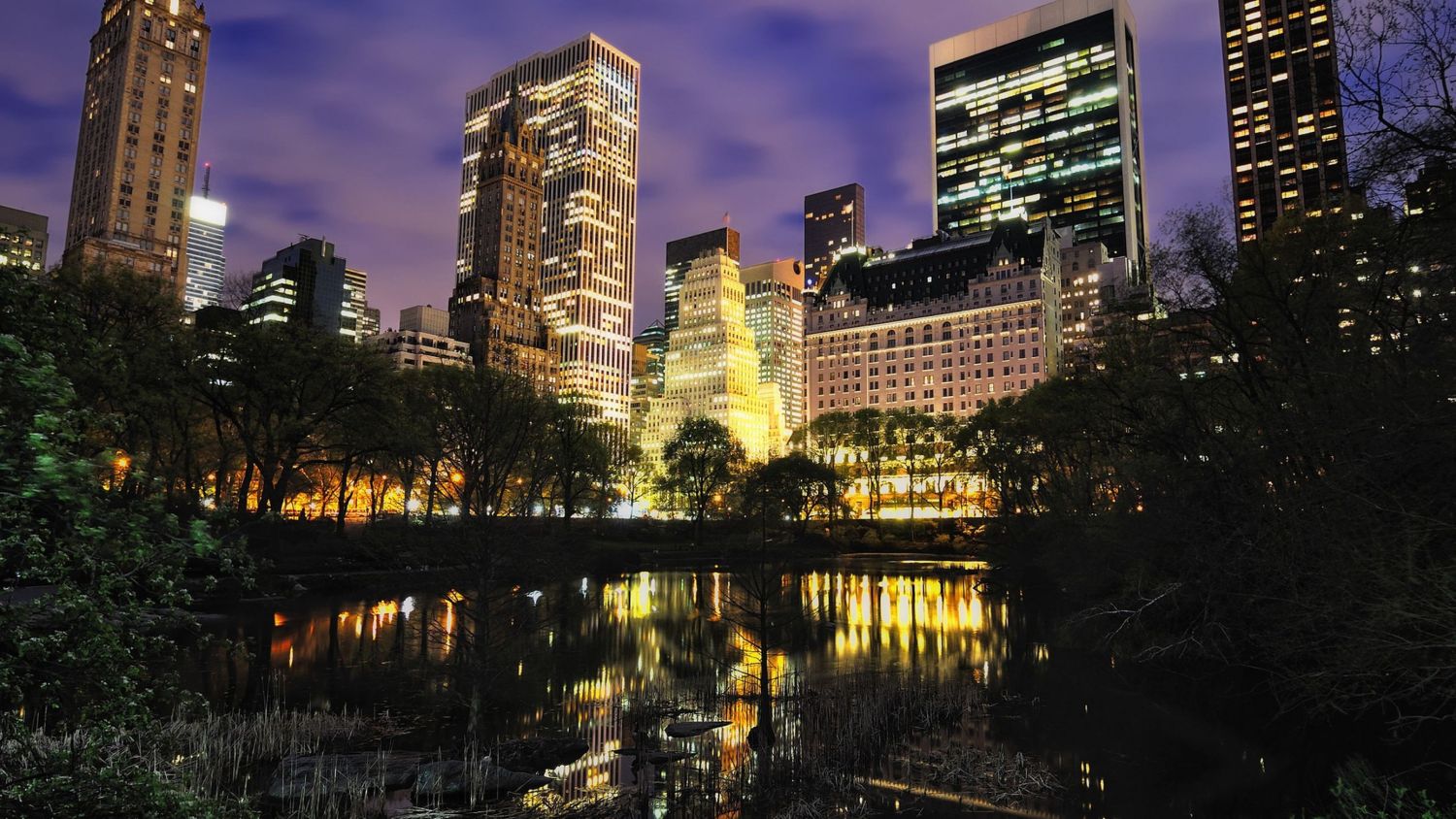 ¡No todo es Central Park! Estos parques de Nueva York guardan un encanto especial 2 LA MAGIA NOCTURNA DE LOS PARQUES: EL DEPORTE Y EL RECREO