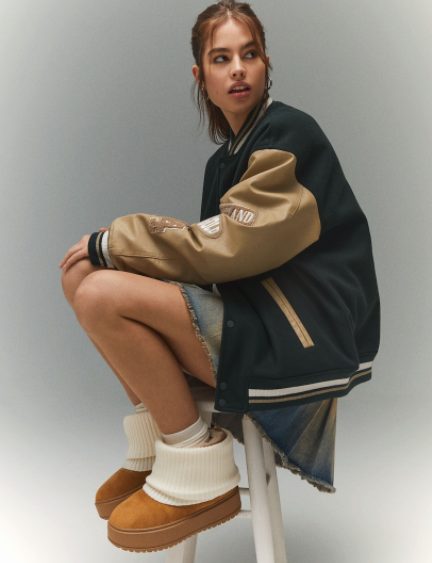 4 botas de pelo de Bershka y Pull&Bear como las que llevan las influencers en Instagram y TikTok