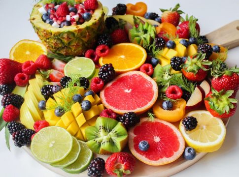 Consideraciones adicionales al incluir frutas en tu dieta diaria Expertos en nutrición desvelan el mejor momento del día para comer fruta