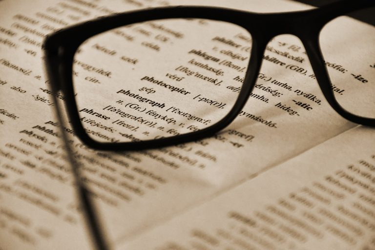 Lleva años estudiando español, pero le es imposible pronunciar una palabra concreta