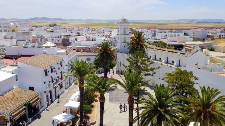 El pueblo español con playa que los británicos no conocen y recomienda The Sun