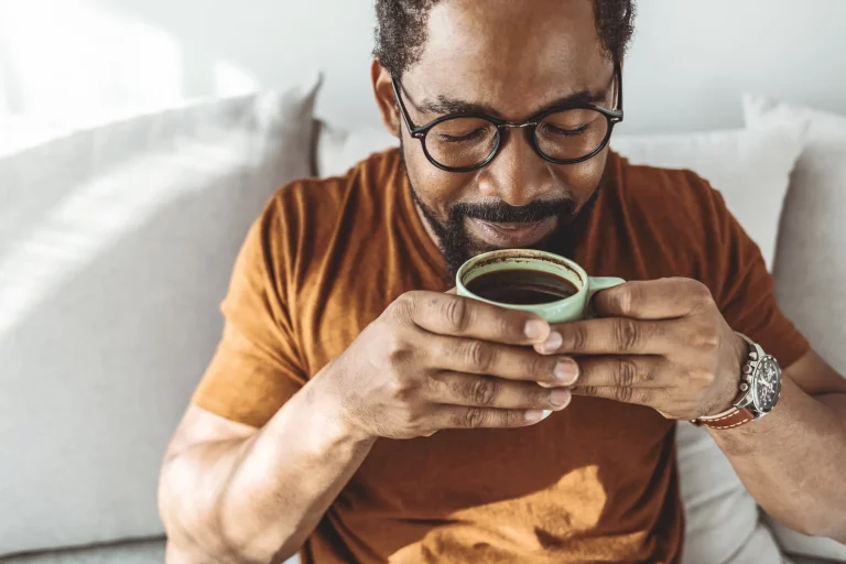 El truco de los diez minutos por la mañana que reduce el cortisol y cambia tu energía todo el día