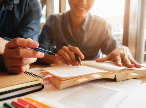 Encuentra fácilmente tu grado medio en toda España Encuentra fácilmente tu grado medio en toda España