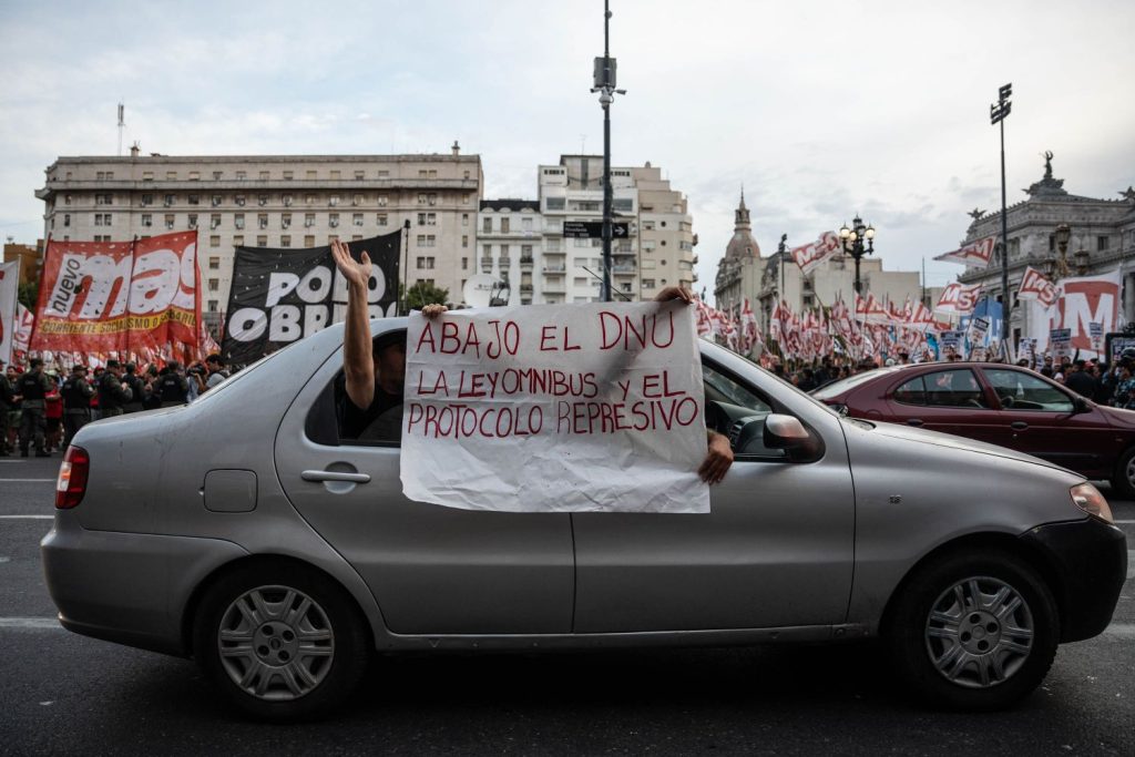 EuropaPress 5743530 manifestantes protestas contra ley omnibus febrero 2024 buenos aires