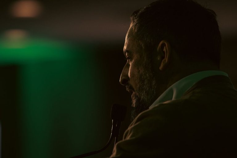 Abascal ataca al PP en Galicia para salvar a Vox