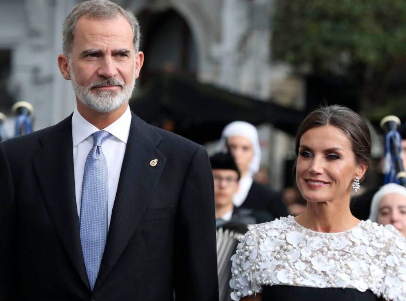 Pilar Eyre desvela la señal secreta de Letizia en situaciones incómodas