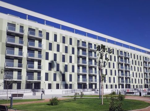 Madrid multiplica la VPO frente al atraso en Cataluña