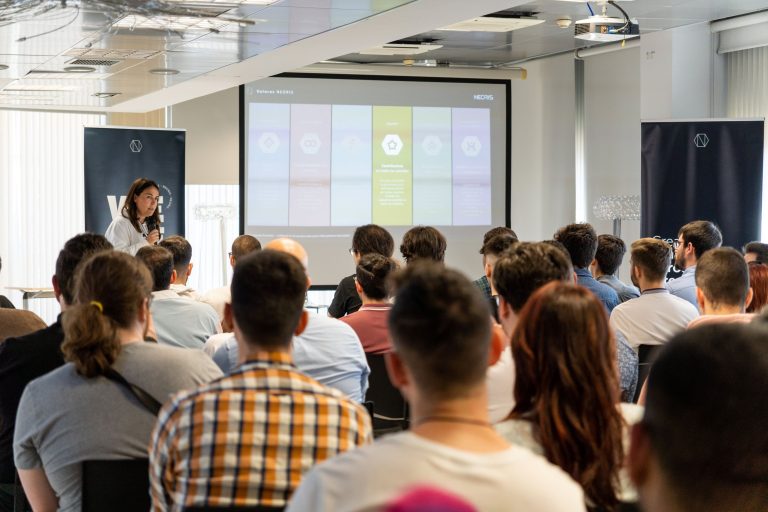 NEORIS se une a la iniciativa de AWS "Skills to Jobs Tech Alliance" en España