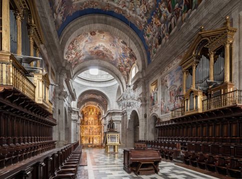 El lugar que guarda secretos oscuros a menos de una hora del centro de Madrid: 9 curiosidades que saber de San Lorenzo de El Escorial