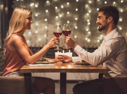 San Valentín CENA Menú de San Valentín: aperitivo, plato principal y postre para comer o cenar el día de los enamorados