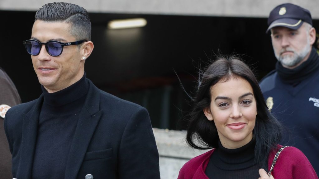 Cristiano Ronaldo le ha hecho este regalo de 100.000 euros por sorpresa a Georgina Rodríguez 79 Un cumpleaños para recordar