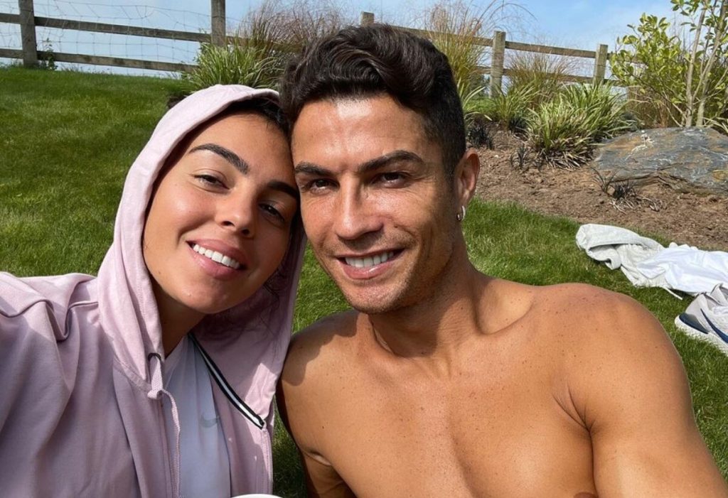 Cristiano Ronaldo le ha hecho este regalo de 100.000 euros por sorpresa a Georgina Rodríguez 76 Un vínculo duradero con Jacob & Co.