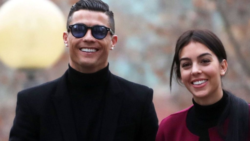 Cristiano Ronaldo le ha hecho este regalo de 100.000 euros por sorpresa a Georgina Rodríguez 73 Una celebración especial en Maldivas