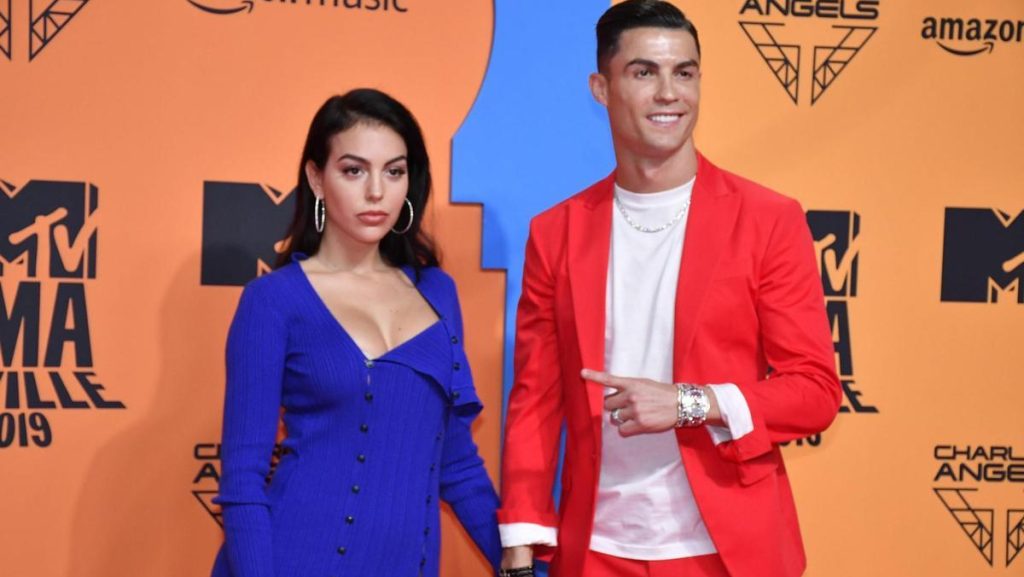 Cristiano Ronaldo le ha hecho este regalo de 100.000 euros por sorpresa a Georgina Rodríguez 72 Una pareja de lujo