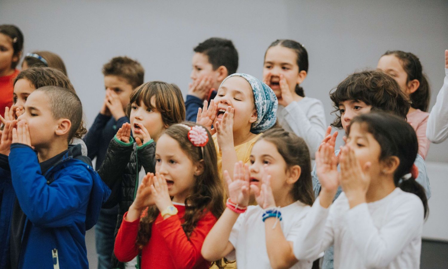 LA CULTURA Y LAS PERCEPCIONES ASOCIADAS A LA VOZ SEGÚN LA EDAD