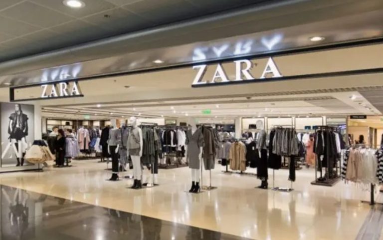 Zara sorprende con el pantalón para personas bajitas que arrasa entre las influencers