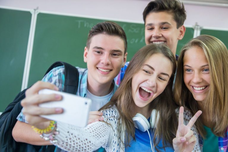 La salud de los jóvenes, piedra angular del progreso futuro, afirma la OMS