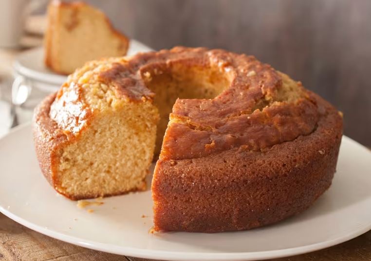El truco para que no se te rompa el bizcocho al sacarlo del molde y del horno