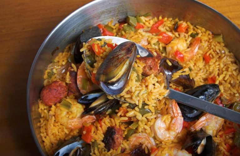 La OCU desvela la mejor paella que puedes comer en España, pero de supermercado