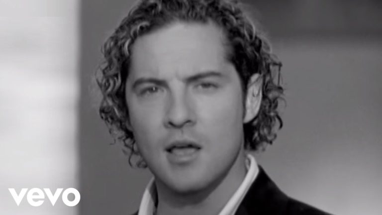 David Bisbal estrena 'Eternos', su décimo álbum con los clásicos del pop romántico
