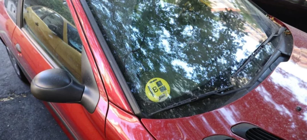 Los coches sin distintivo ambiental, prohibidos en todo Madrid desde 2022