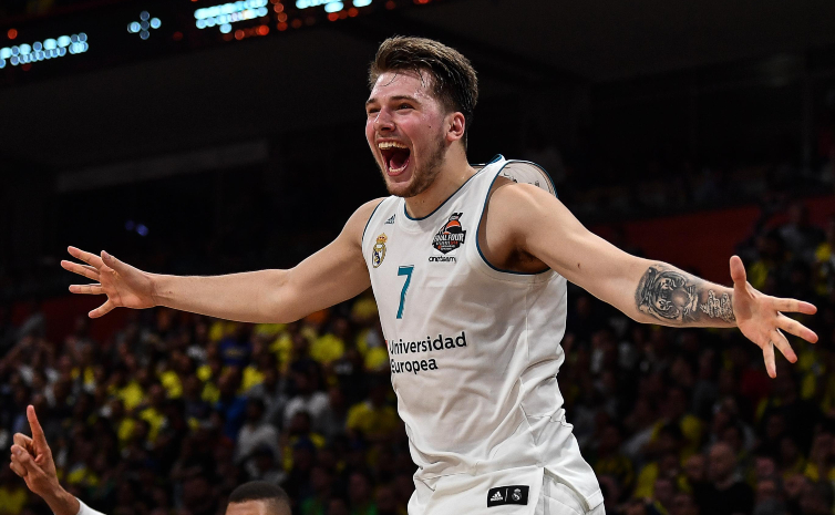 Las 'bodas de plata' de Luka Doncic con el baloncesto: 25 años con un balón bajo el brazo 2 doncic