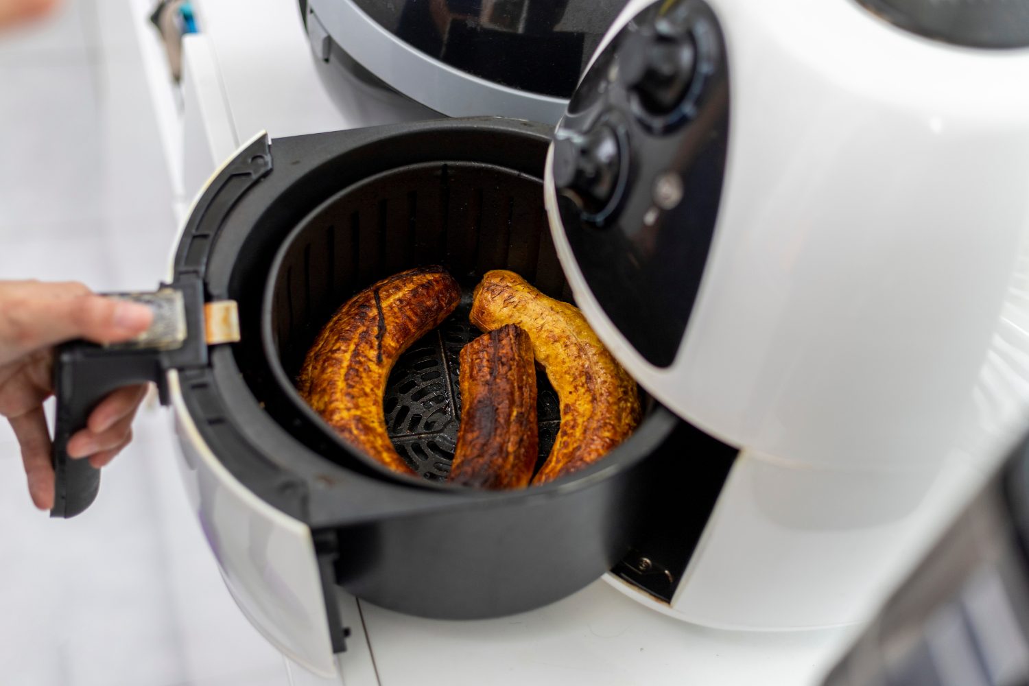 Razones por las que lavar tu freidora de aire es más importante de lo que piensas 1 UNA CUESTIÓN DE SABOR Y SALUD